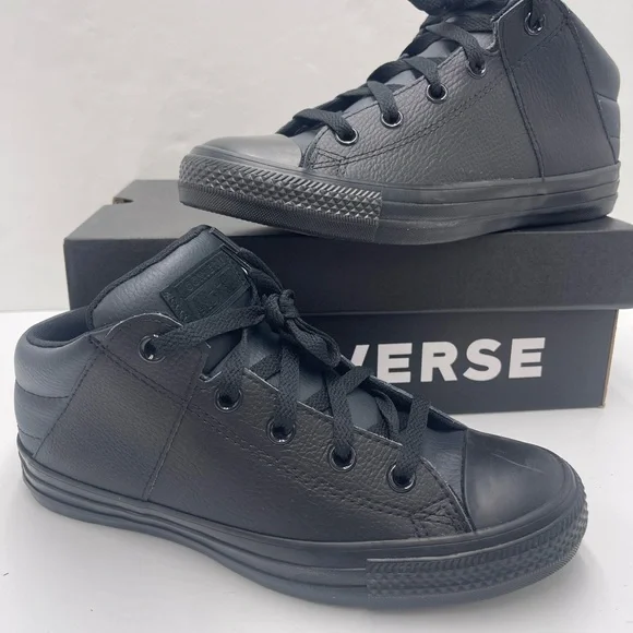 Converse WMNS A05102C
CTAS AXEL MID
BLACK/BLACK/BLACK
Sneakers - Picture 11 of 16